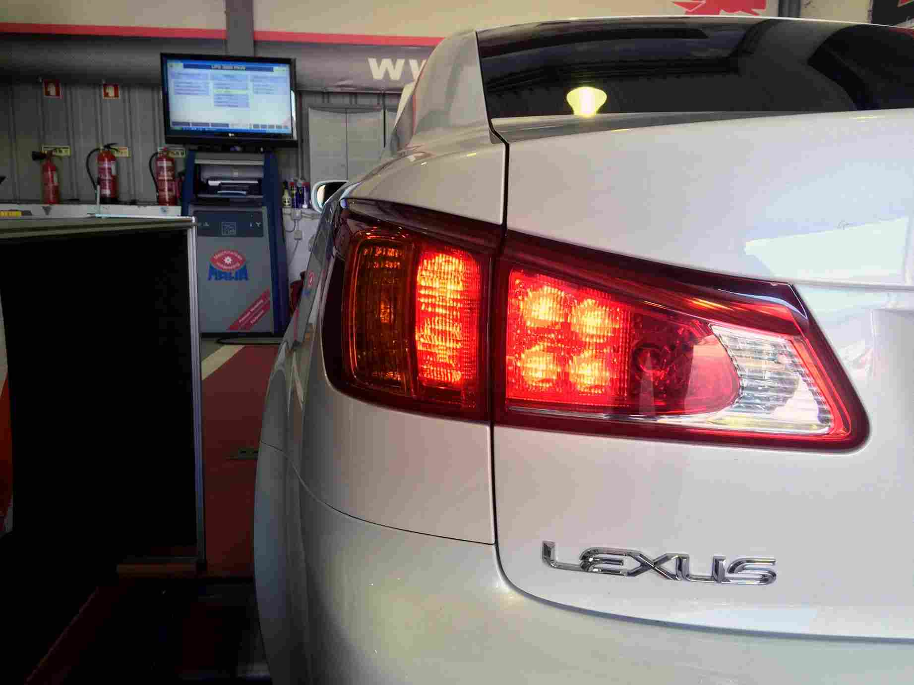 PKE FlexDRIVE em Lexus IS 220d 177cv – 2009