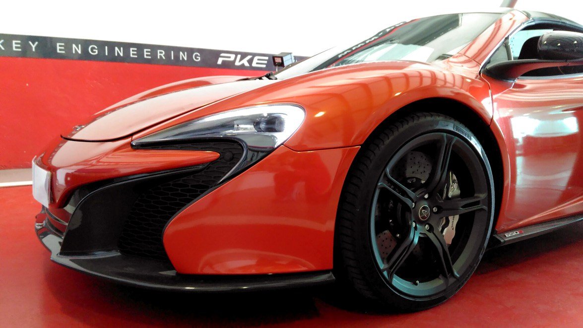 PKE SuperSPORT em McLaren 650S 3.8T 650cv – 2014