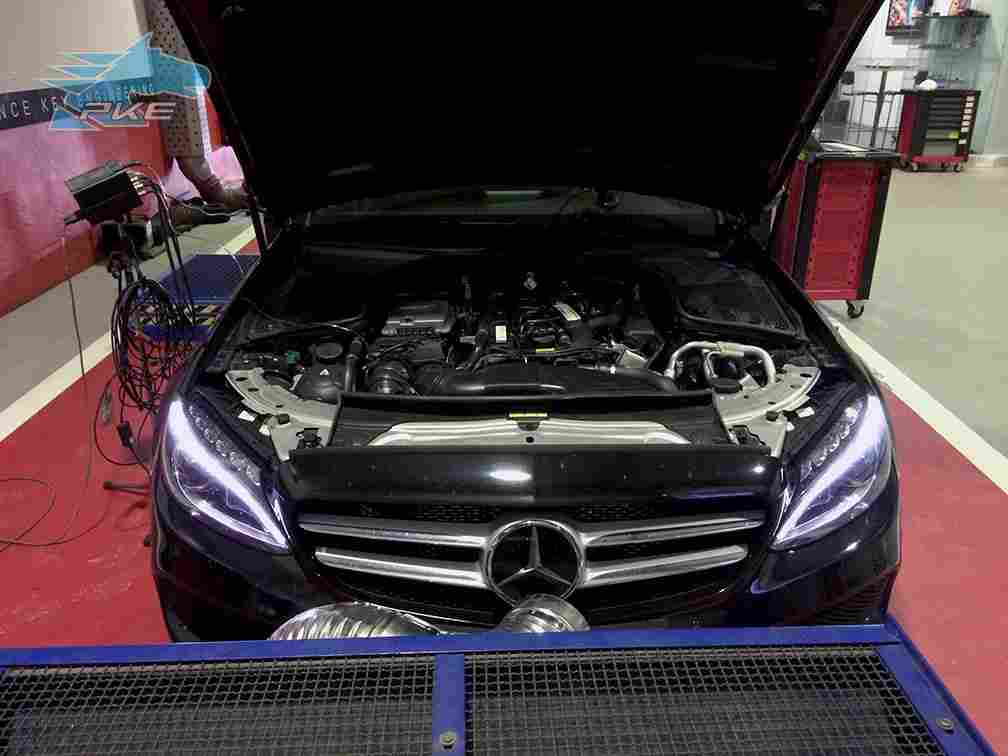 PKE SuperSPORT em Mercedes C300h 231cv – 2015